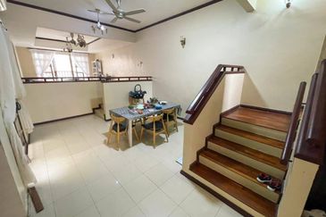 Double Storey Jalan Adang, Seksyen U8 Bukit Jelutong, Shah Alam