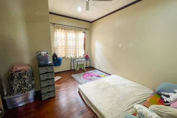 Double Storey Jalan Adang, Seksyen U8 Bukit Jelutong, Shah Alam