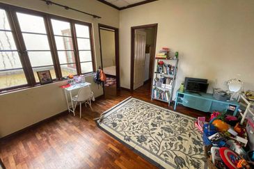 Double Storey Jalan Adang, Seksyen U8 Bukit Jelutong, Shah Alam