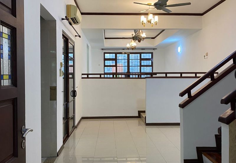 Double Storey Superlink Jalan Adang, Seksyen U8 Bukit Jelutong, Shah Alam 