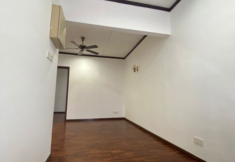 Double Storey Superlink Jalan Adang, Seksyen U8 Bukit Jelutong, Shah Alam 