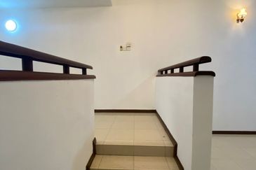 Double Storey Superlink Jalan Adang, Seksyen U8 Bukit Jelutong, Shah Alam 