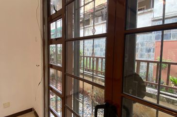 Double Storey Superlink Jalan Adang, Seksyen U8 Bukit Jelutong, Shah Alam 