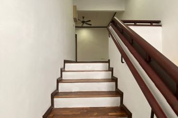 Double Storey Superlink Jalan Adang, Seksyen U8 Bukit Jelutong, Shah Alam 