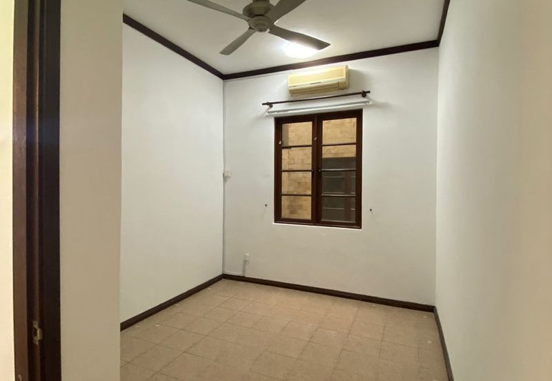 Double Storey Superlink Jalan Adang, Seksyen U8 Bukit Jelutong, Shah Alam 