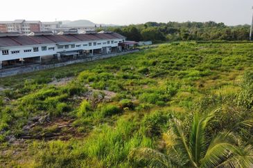 FREEHOLD/MCL  Agricultural Land  Mukim Duyong Melaka Tengah For Sale