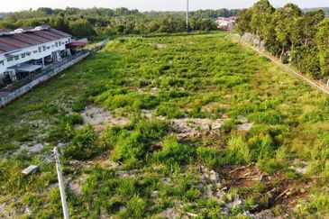 FREEHOLD/MCL  Agricultural Land  Mukim Duyong Melaka Tengah For Sale