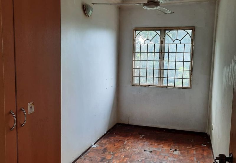 TERMURAH Apartment Saujana,Damansara Damai