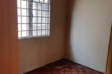 TERMURAH Apartment Saujana,Damansara Damai