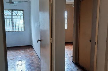 TERMURAH Apartment Saujana,Damansara Damai