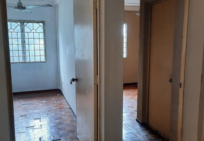 TERMURAH Apartment Saujana,Damansara Damai