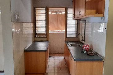 TERMURAH Apartment Saujana,Damansara Damai