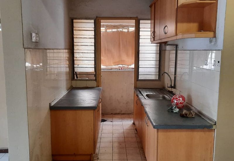 TERMURAH Apartment Saujana,Damansara Damai