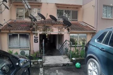 TERMURAH Apartment Saujana,Damansara Damai