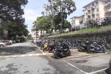 TERMURAH Apartment Saujana,Damansara Damai