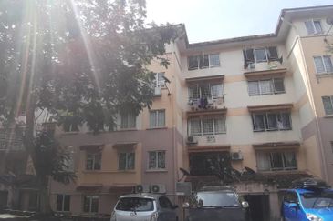 TERMURAH Apartment Saujana,Damansara Damai