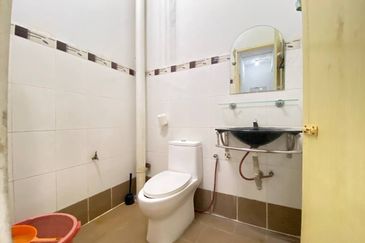  Doube Storey Terrace House @ Taman Desa Dahlia, Sg Ramal, Kajang 