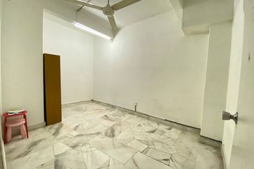  Doube Storey Terrace House @ Taman Desa Dahlia, Sg Ramal, Kajang 