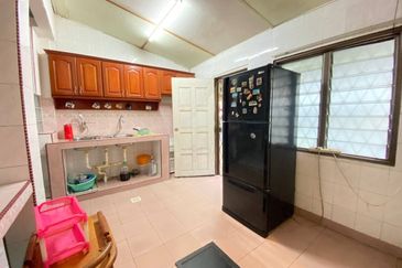  Doube Storey Terrace House @ Taman Desa Dahlia, Sg Ramal, Kajang 