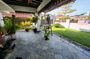 Bandar Tun Hussein Onn