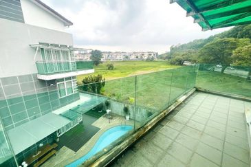 2.5 Storey Bungalow at Avenue 6 Lake Valley Bandar Tun Hussein Onn (High End Exclusive Neighbourhood area) 