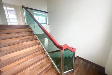 2.5 Storey Bungalow at Avenue 6 Lake Valley Bandar Tun Hussein Onn (High End Exclusive Neighbourhood area) 