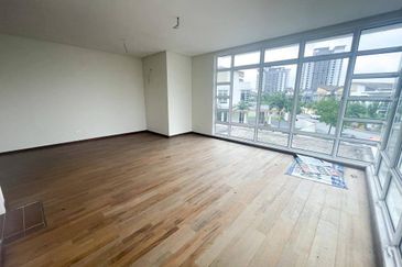 2.5 Storey Bungalow at Avenue 6 Lake Valley Bandar Tun Hussein Onn (High End Exclusive Neighbourhood area) 