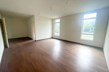 2.5 Storey Bungalow at Avenue 6 Lake Valley Bandar Tun Hussein Onn (High End Exclusive Neighbourhood area) 