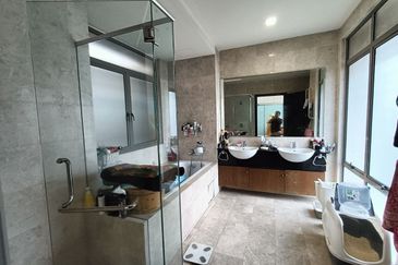 Changkat Kiara Surya