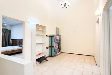 Double Storey Terrace House @ Jalan Arca Seksyen U8 Bukit Jelutong, Shah Alam