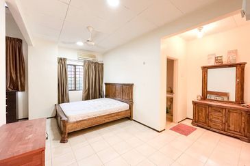 Double Storey Terrace House @ Jalan Arca Seksyen U8 Bukit Jelutong, Shah Alam