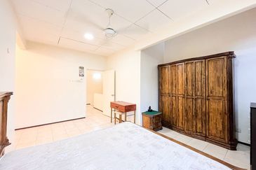 Double Storey Terrace House @ Jalan Arca Seksyen U8 Bukit Jelutong, Shah Alam