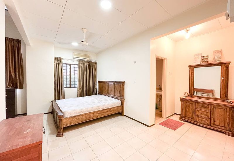 Double Storey Terrace House @ Jalan Arca Seksyen U8 Bukit Jelutong, Shah Alam