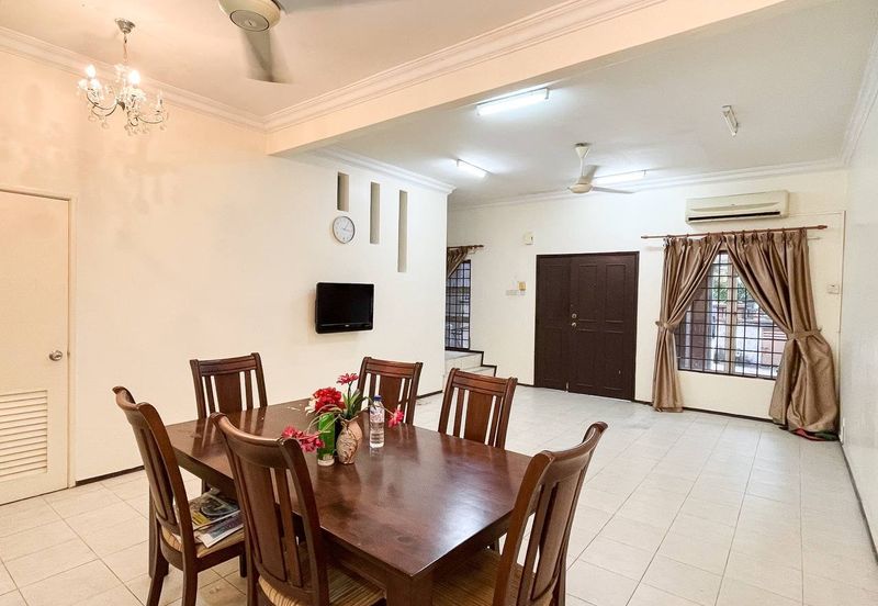 Double Storey Terrace House @ Jalan Arca Seksyen U8 Bukit Jelutong, Shah Alam