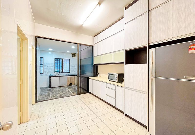 Double Storey Terrace House @ Jalan Arca Seksyen U8 Bukit Jelutong, Shah Alam