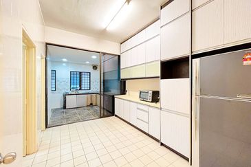 Double Storey Terrace House @ Jalan Arca Seksyen U8 Bukit Jelutong, Shah Alam