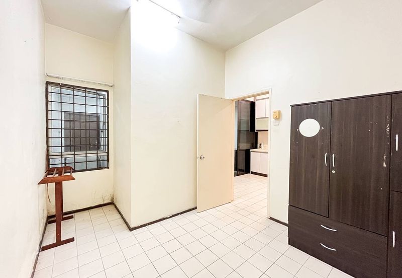 Double Storey Terrace House @ Jalan Arca Seksyen U8 Bukit Jelutong, Shah Alam