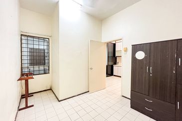 Double Storey Terrace House @ Jalan Arca Seksyen U8 Bukit Jelutong, Shah Alam