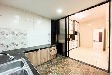 Double Storey Terrace House @ Jalan Arca Seksyen U8 Bukit Jelutong, Shah Alam