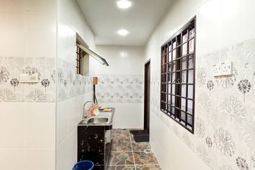 Double Storey Terrace House @ Jalan Arca Seksyen U8 Bukit Jelutong, Shah Alam