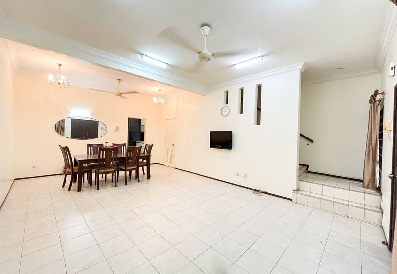 Double Storey Terrace House @ Jalan Arca Seksyen U8 Bukit Jelutong, Shah Alam