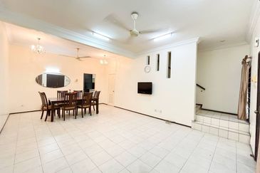 Double Storey Terrace House @ Jalan Arca Seksyen U8 Bukit Jelutong, Shah Alam