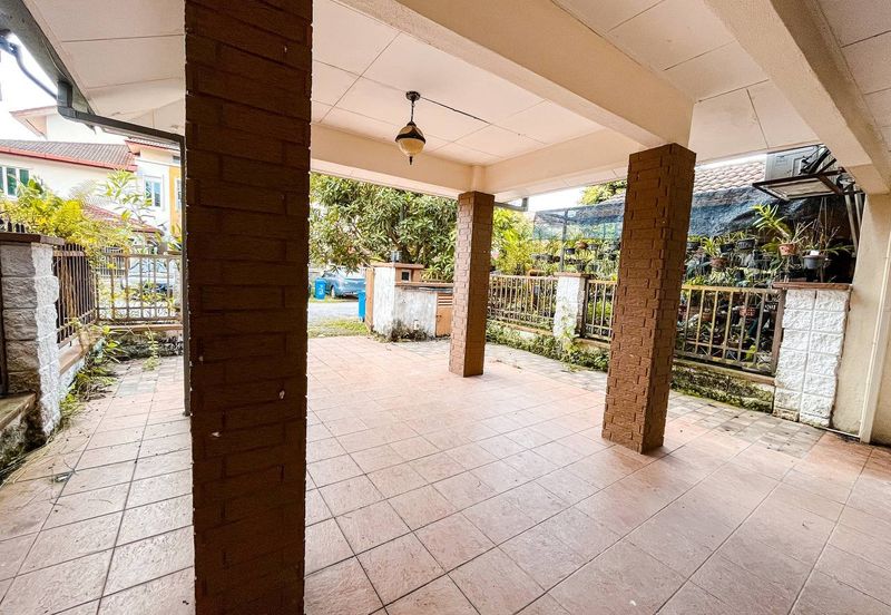 Double Storey Terrace House @ Jalan Arca Seksyen U8 Bukit Jelutong, Shah Alam