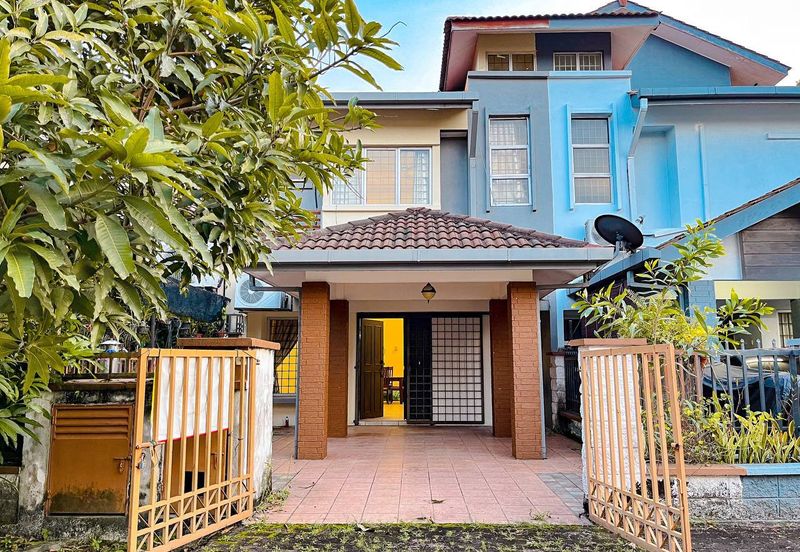 Double Storey Terrace House @ Jalan Arca Seksyen U8 Bukit Jelutong, Shah Alam