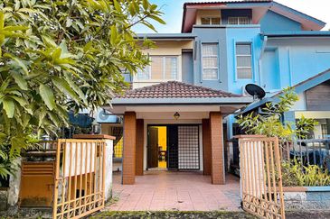 Double Storey Terrace House @ Jalan Arca Seksyen U8 Bukit Jelutong, Shah Alam