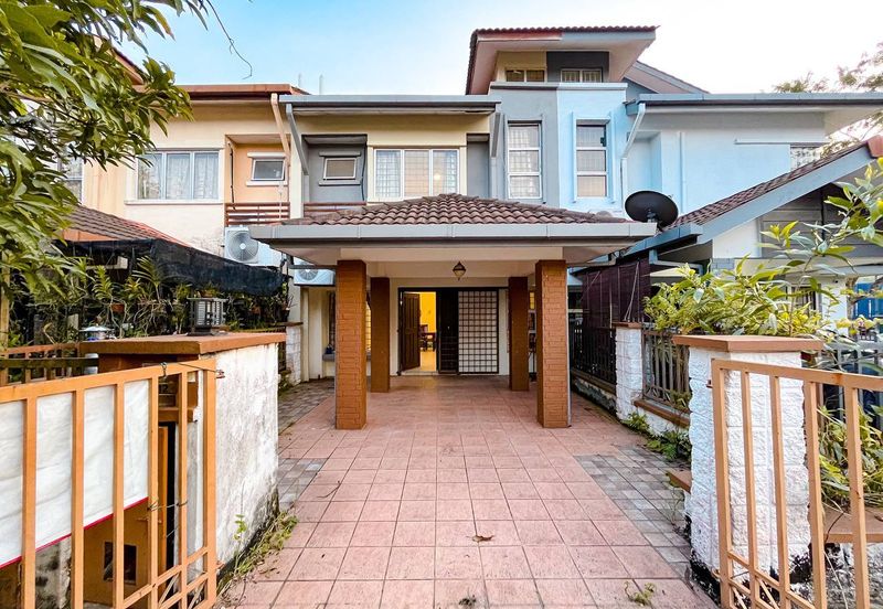 Double Storey Terrace House @ Jalan Arca Seksyen U8 Bukit Jelutong, Shah Alam