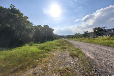STRATEGIC Agriculture Land (Zoning Residential) Taman Desa Saga Nilai - Near Nilai 3