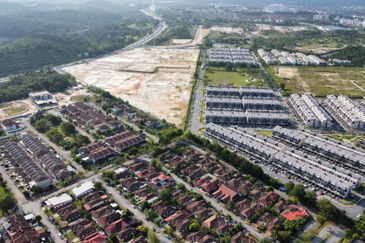 STRATEGIC Agriculture Land (Zoning Residential) Taman Desa Saga Nilai - Near Nilai 3