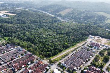 STRATEGIC Agriculture Land (Zoning Residential) Taman Desa Saga Nilai - Near Nilai 3