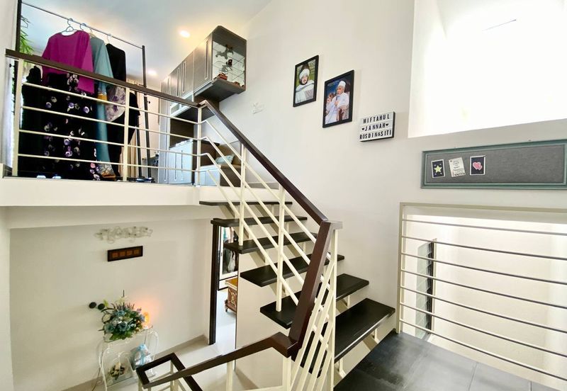 Freehold Corner Lot 2.5 Storey House Seksyen 16 Shah Alam